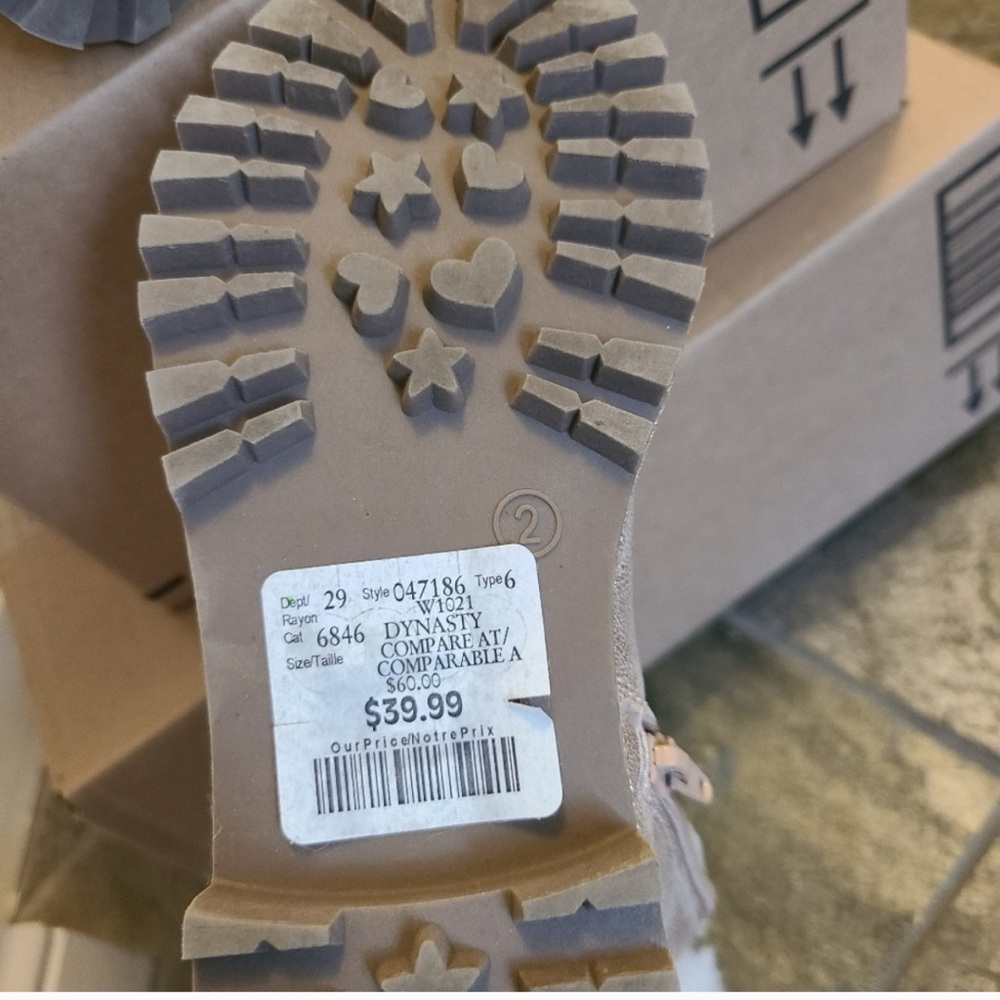 Like New Girls Boots - Picture 9 of 11